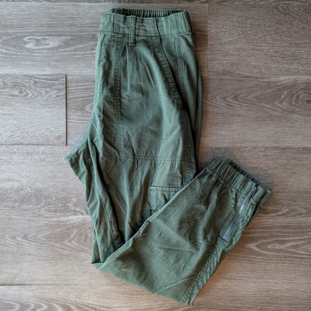 GAP Olive Green Cargo Pants: Size 4